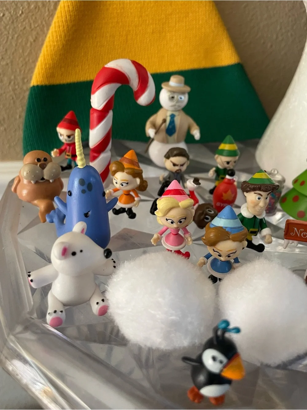Hanna Andersson 2 Elf Movie Knit Hats (L/XL-S/M)& Elf Advent Calendar Figures